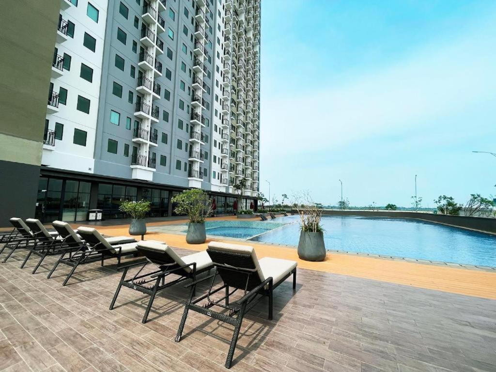 Osaka Riverview Daire Tangerang Dış mekan fotoğraf